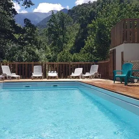 2 Etoiles - Piscine - Ccbfida